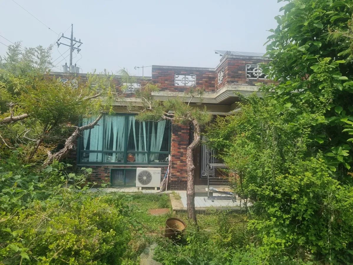Rural House for Sale in Subuk-myeon, Damyang, Adjacent to Subukcheon photo 2