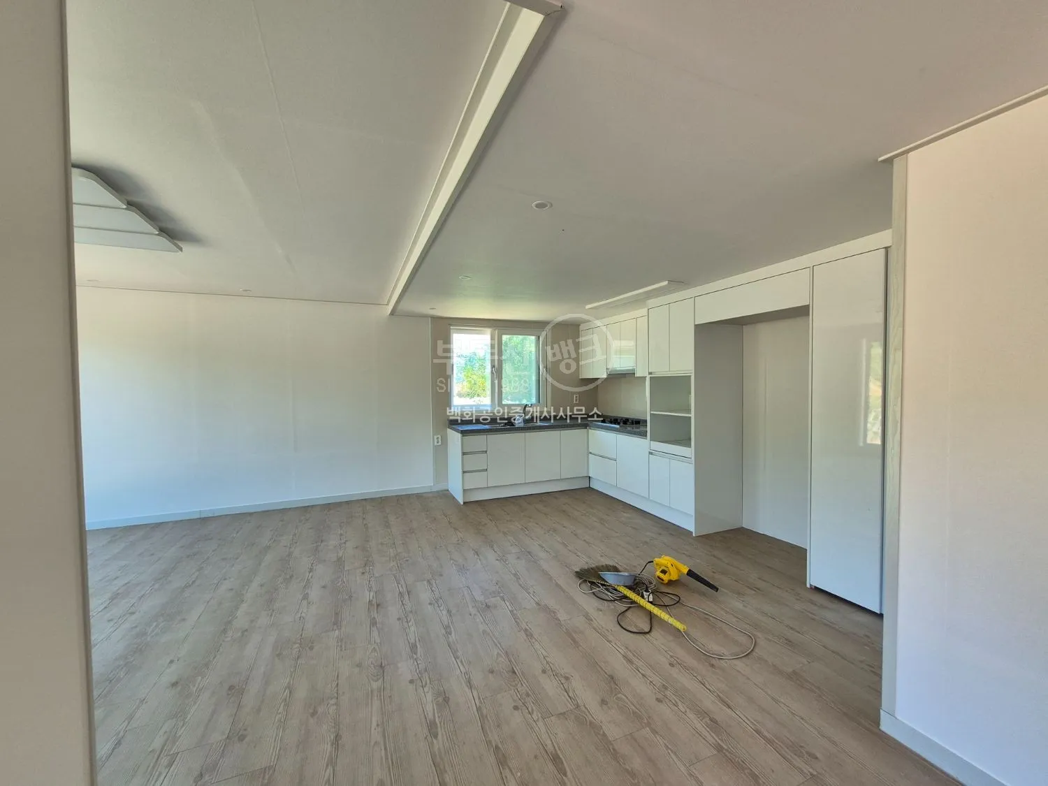 Newly Built Farmhouse for Sale in a Forest by the Sea in Wonbuk-myeon, Taean photo 4