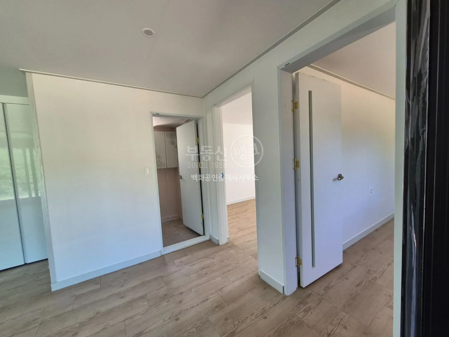 Newly Built Farmhouse for Sale in a Forest by the Sea in Wonbuk-myeon, Taean photo 3