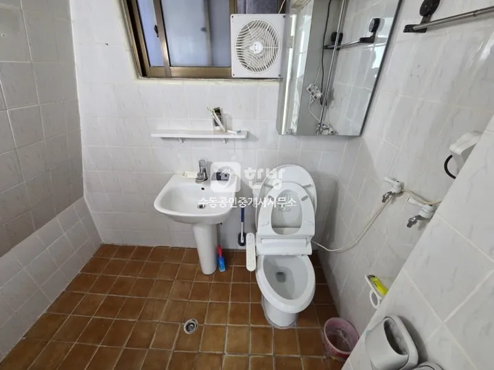 Detached House for Sale in Unan-dong, Andong City, with a Clean Interior photo 3