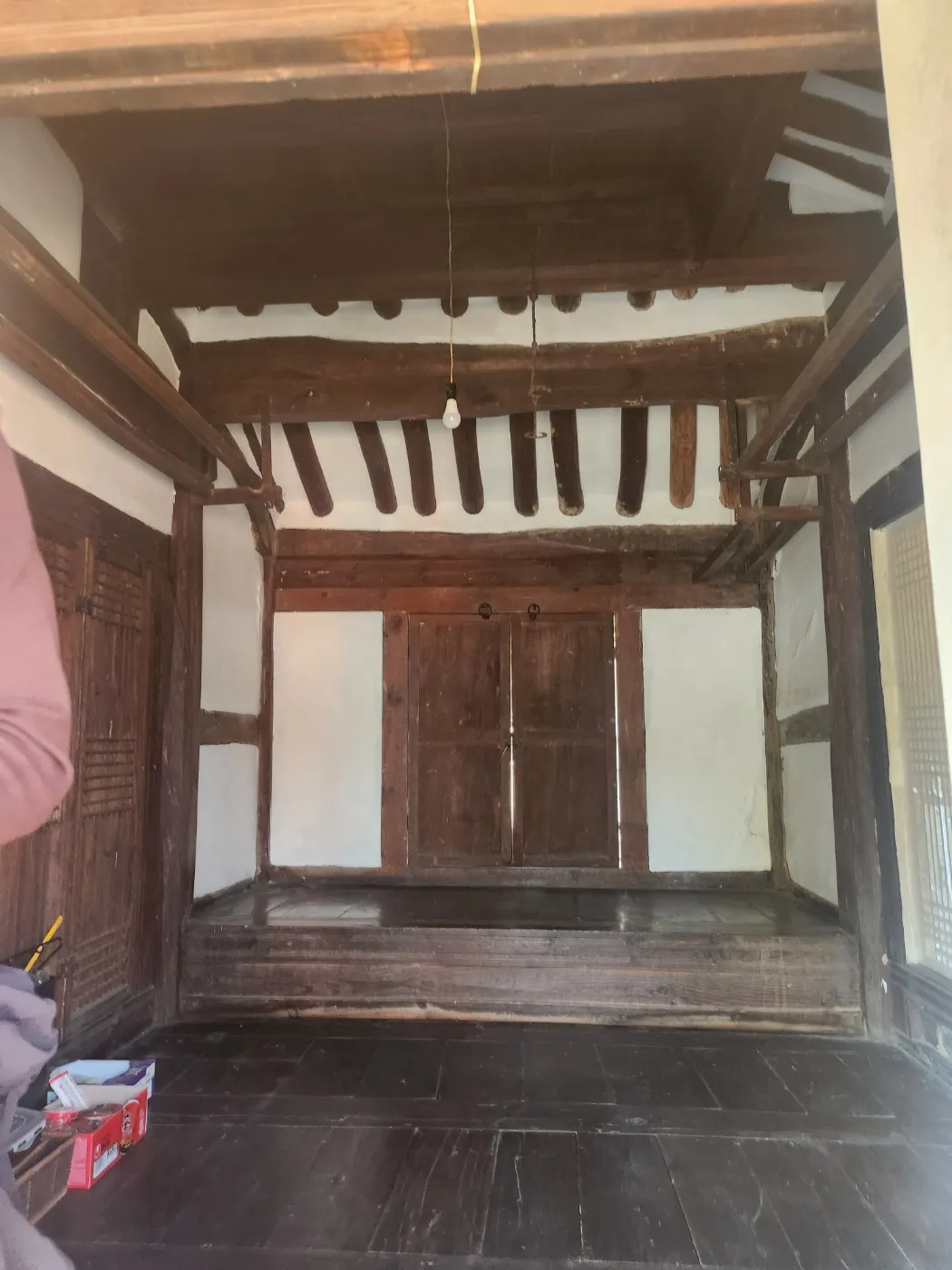 Traditional Hanok House for Sale in Wolsan-myeon, Damyang, with Main House, Sarangchae and Large Plot photo 5
