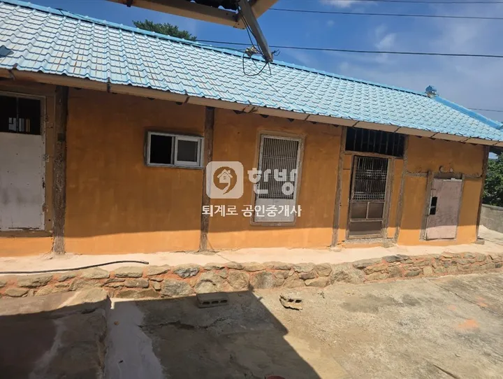 Detached House in Janggi-ri, Bukhu-myeon, Andong, Including a Hanok Annex photo 4