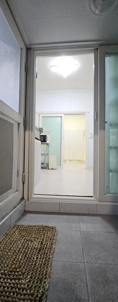Monthly Rental: Retro Detached House with North Port Sea View in Uam-dong, Nam-gu, Busan photo 8
