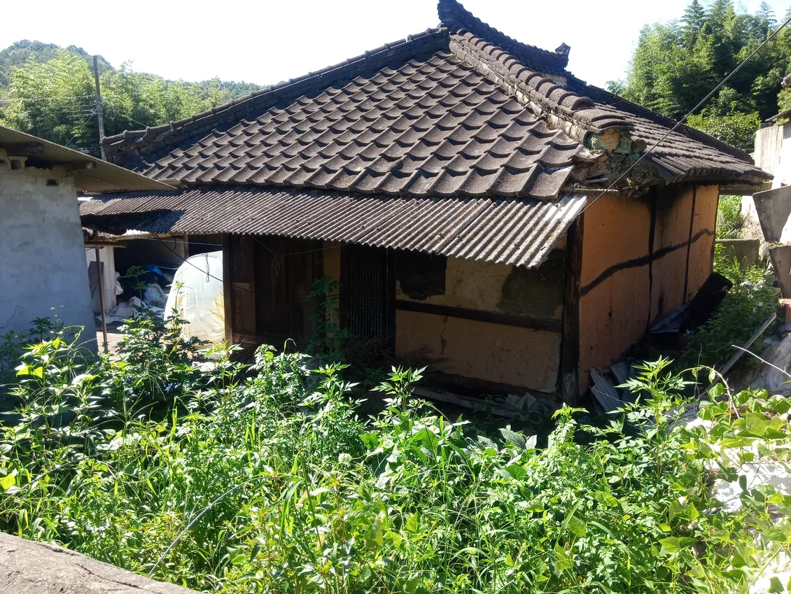 Sale of a Wooden Rural House on Nakdonggang-ro, Nakseo-myeon, Uiryeong photo 7