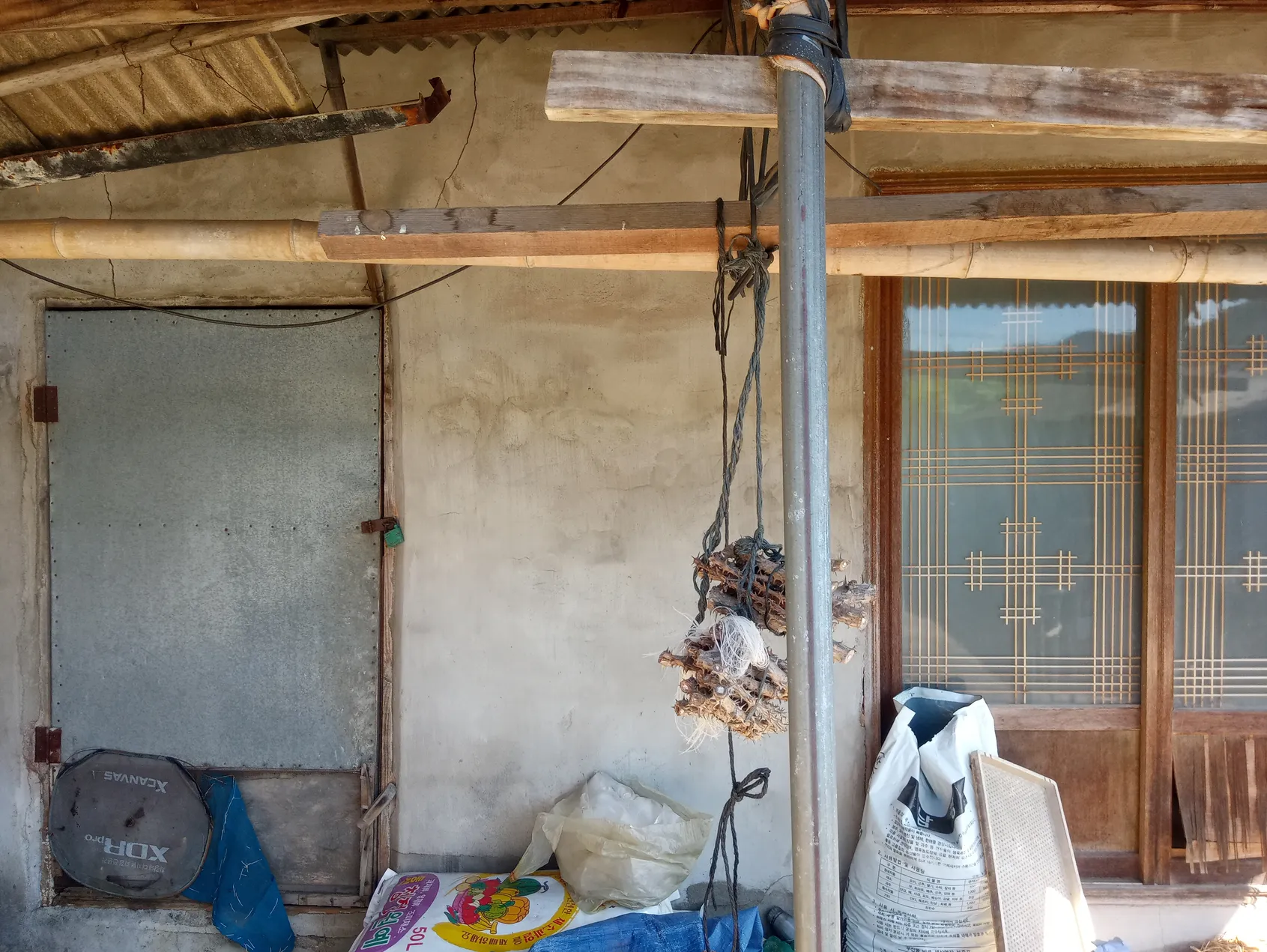 Sale of a Wooden Rural House on Nakdonggang-ro, Nakseo-myeon, Uiryeong photo 8