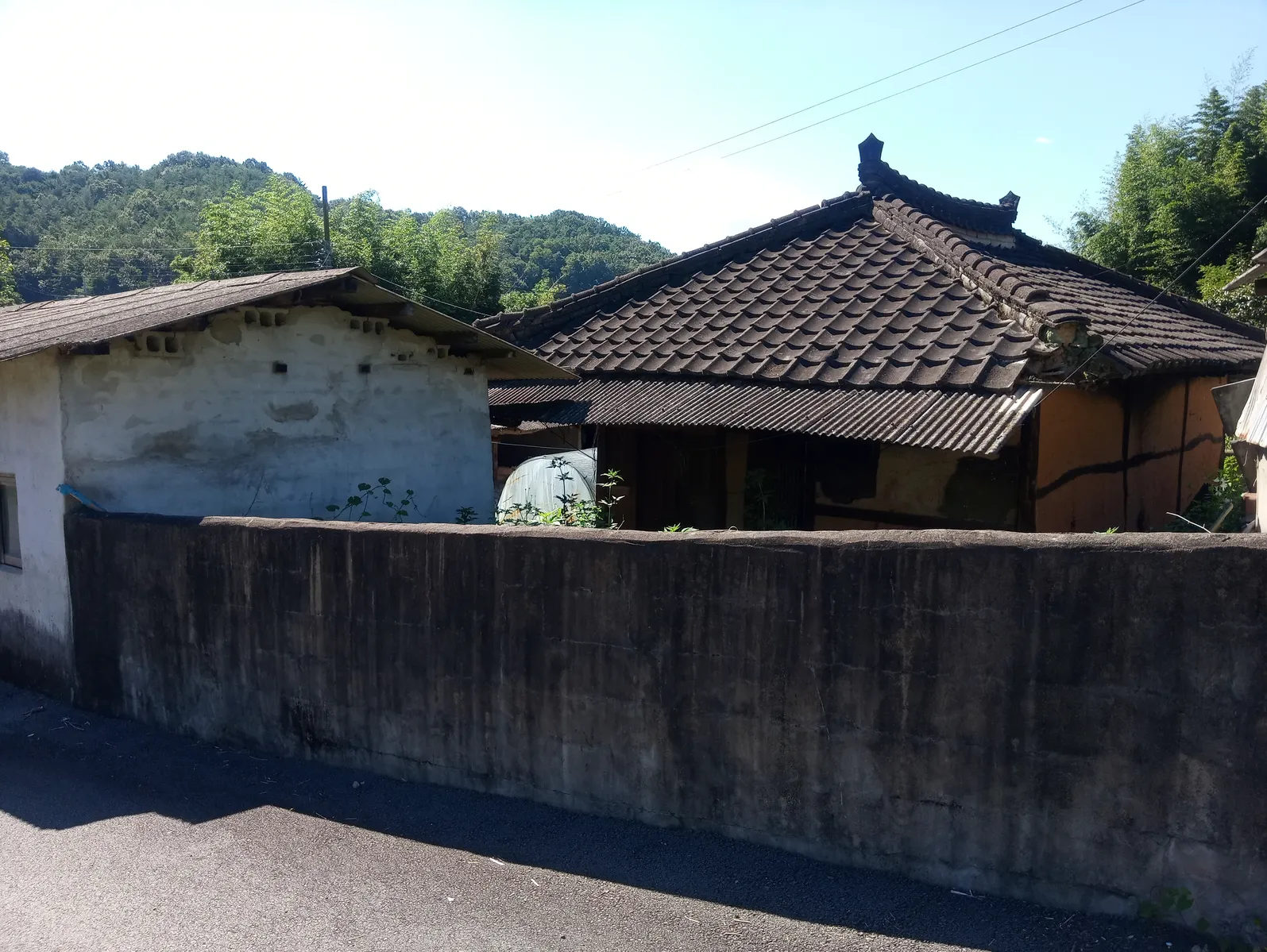 Sale of a Wooden Rural House on Nakdonggang-ro, Nakseo-myeon, Uiryeong photo 6