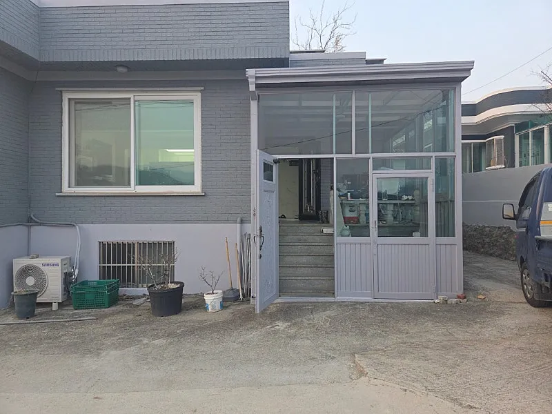 Country House for Sale in Banpo-myeon, Gongju, with Gyeryongsan Mountain Views and Solar Equipment photo 2
