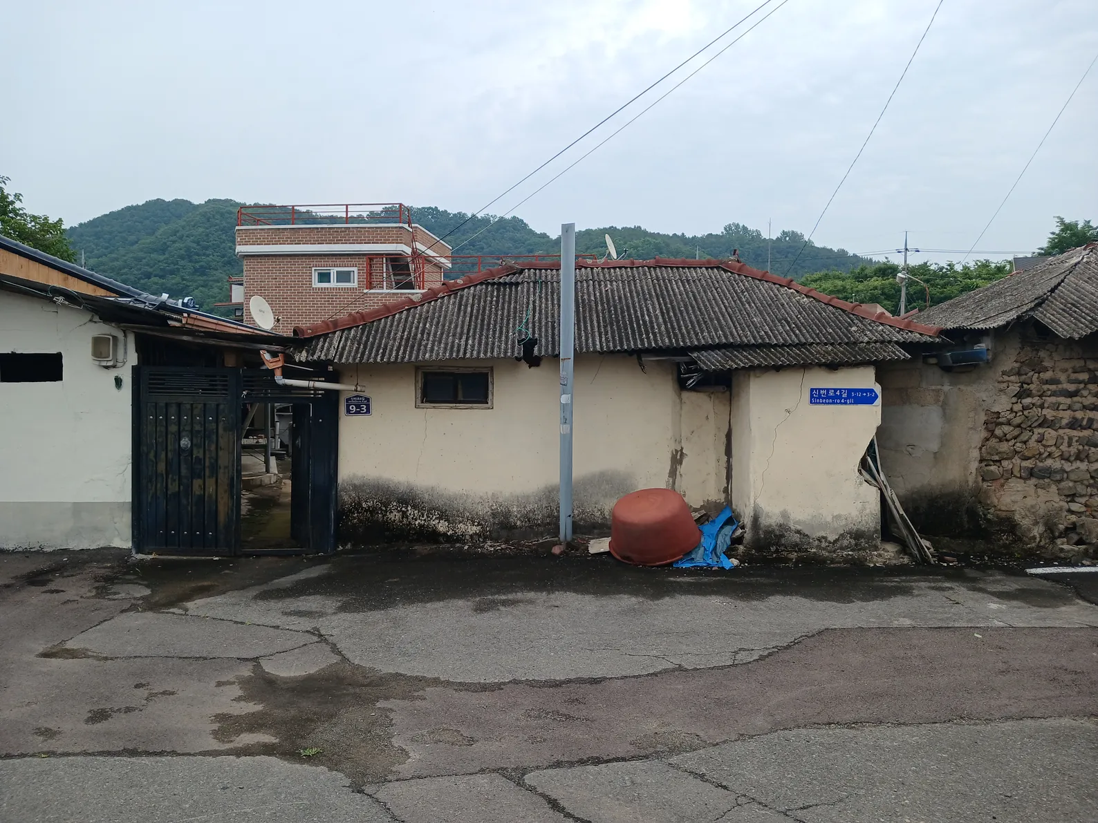 Rural House for Sale in Burim-myeon, Uiryeong-gun, Requiring Full Renovation and Featuring a Vegetable Garden photo 5