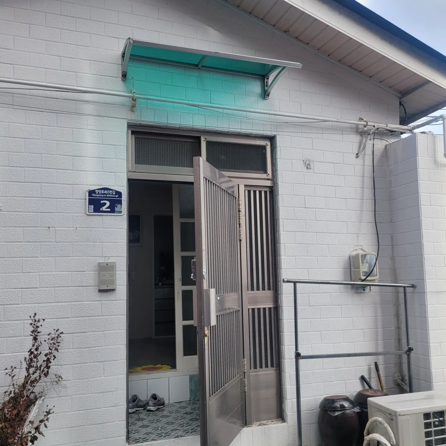 Country House for Sale in Choryang-dong, Busan, 18 Pyeong, Direct Sale at KRW 140 Million photo 2