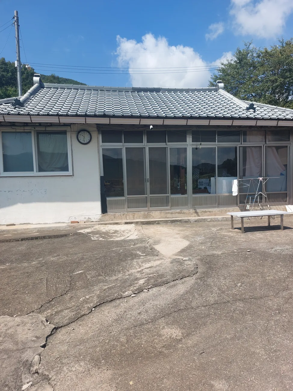 Country House for Sale in Yugok-myeon, Uiryeong, with a Spacious 585-pyeong Garden and Secondary House photo 3