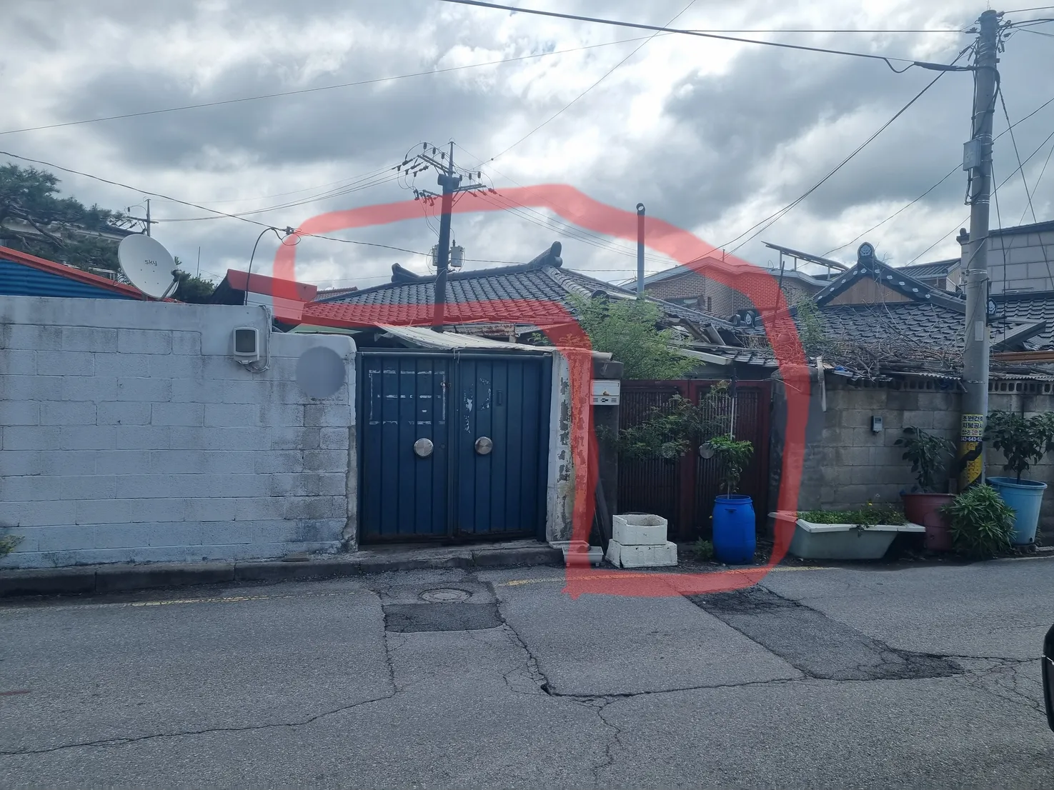 Small Detached House for Sale in Uirim-dong, Requires Complete Renovation photo 4