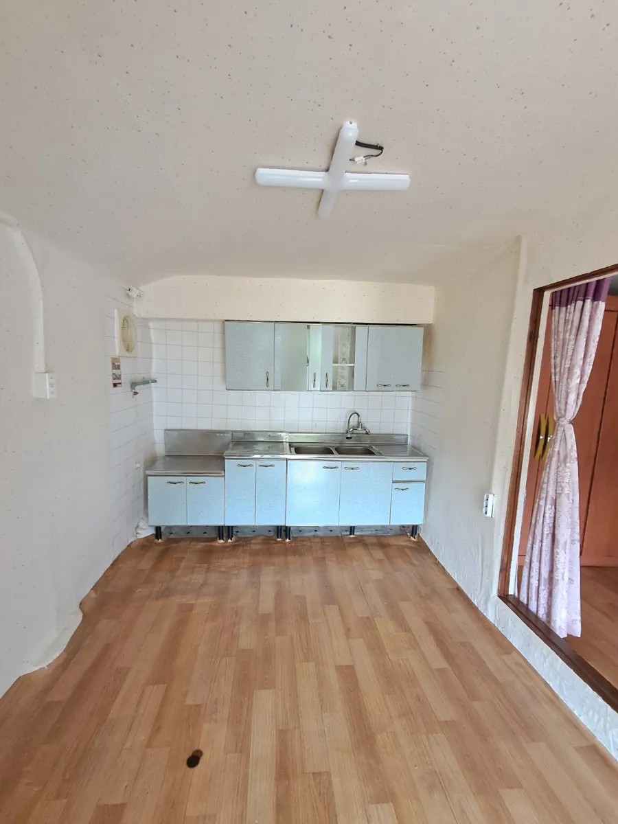 Haenam Hanok for Sale, Spacious Lot and Open Views photo 6