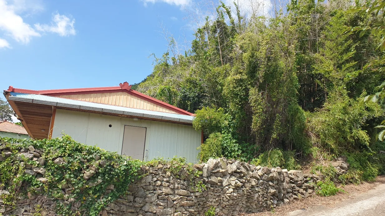 Namhae Danghang-ri Seaside-View Country House for Sale photo 6
