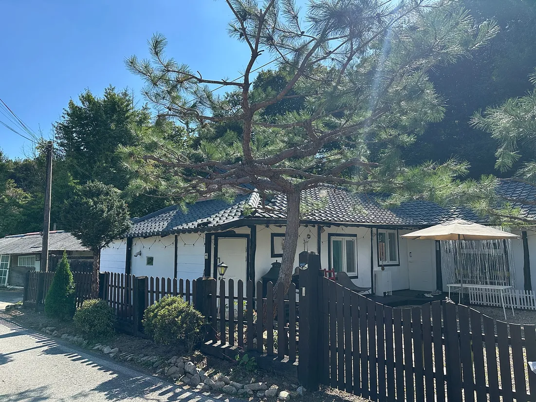 Tile-Roofed Country House for Sale in Danwol-myeon, Yangpyeong photo 2
