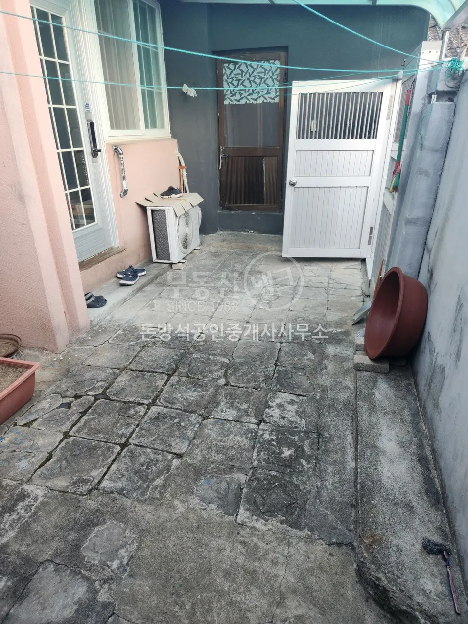 Donghae Balhan-dong: Compact Country House with Annex, 10-Minute Walk to Mukho Station photo 2