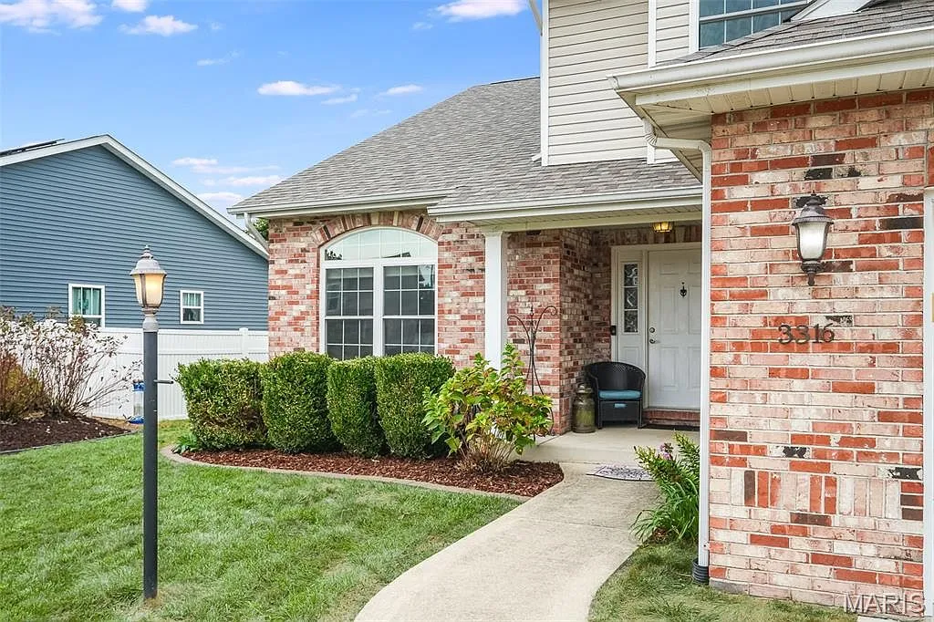 Two-Story Home on a Corner Lot in Granite City photo 4