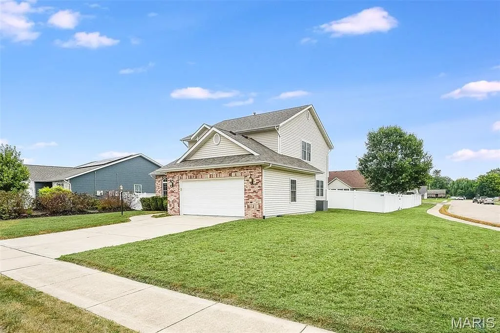 Two-Story Home on a Corner Lot in Granite City photo 3