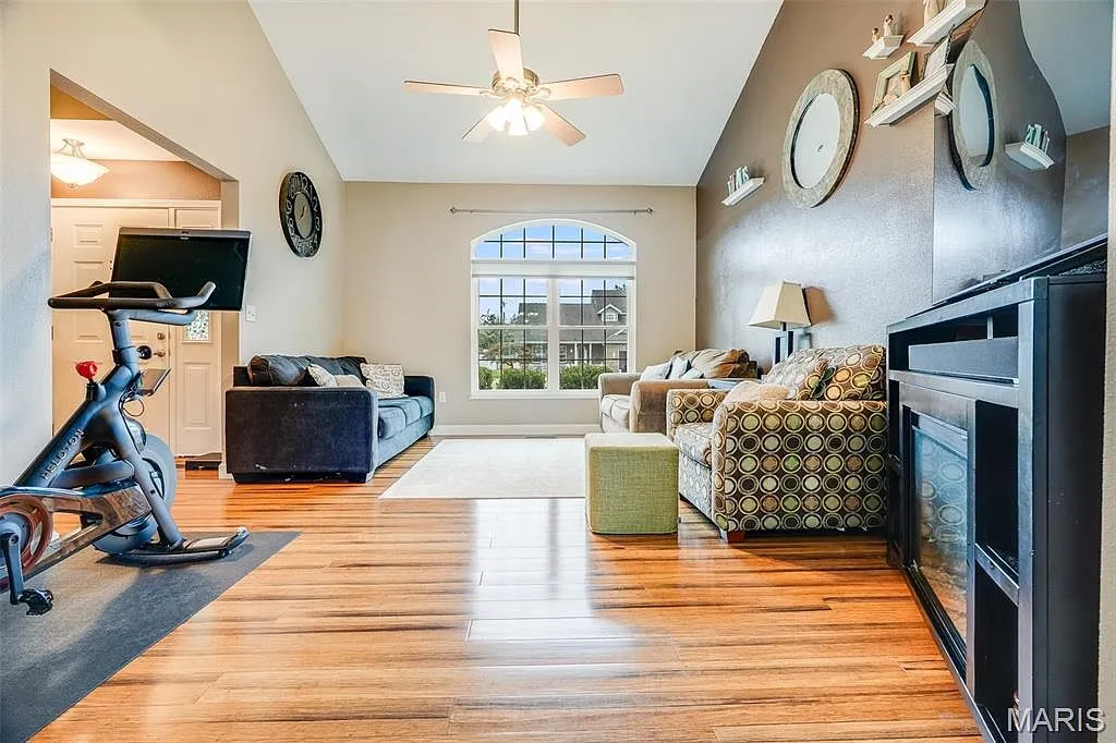 Two-Story Home on a Corner Lot in Granite City photo 10