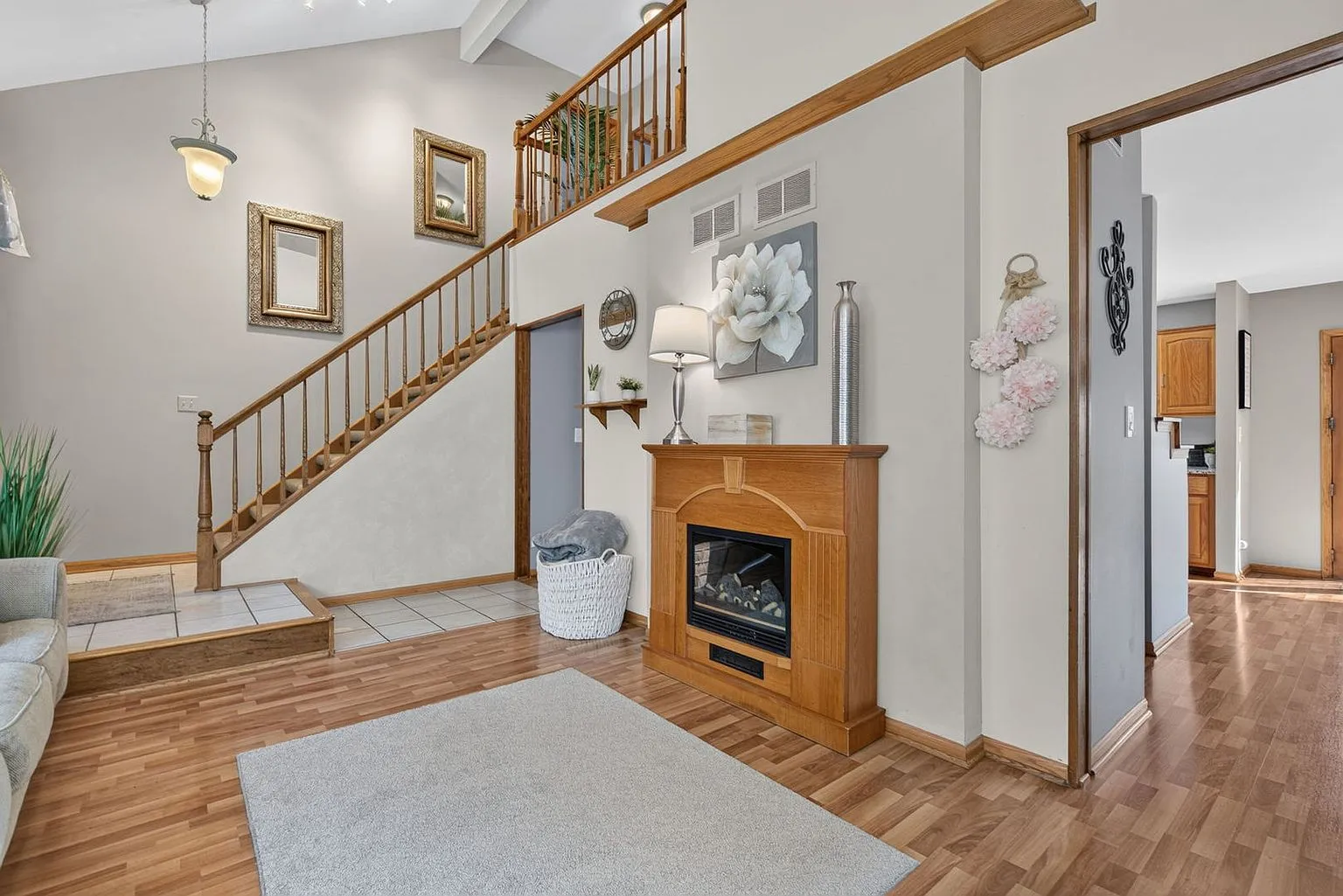 312 Badger Ct, Oswego, IL 60543 | Move-In Ready Single-Family Home photo 5