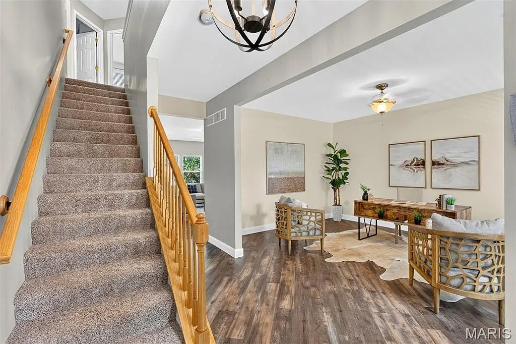 Updated 4-Bedroom Home in Saint Louis, Missouri with Finished Walk-Out Lower Level photo 9