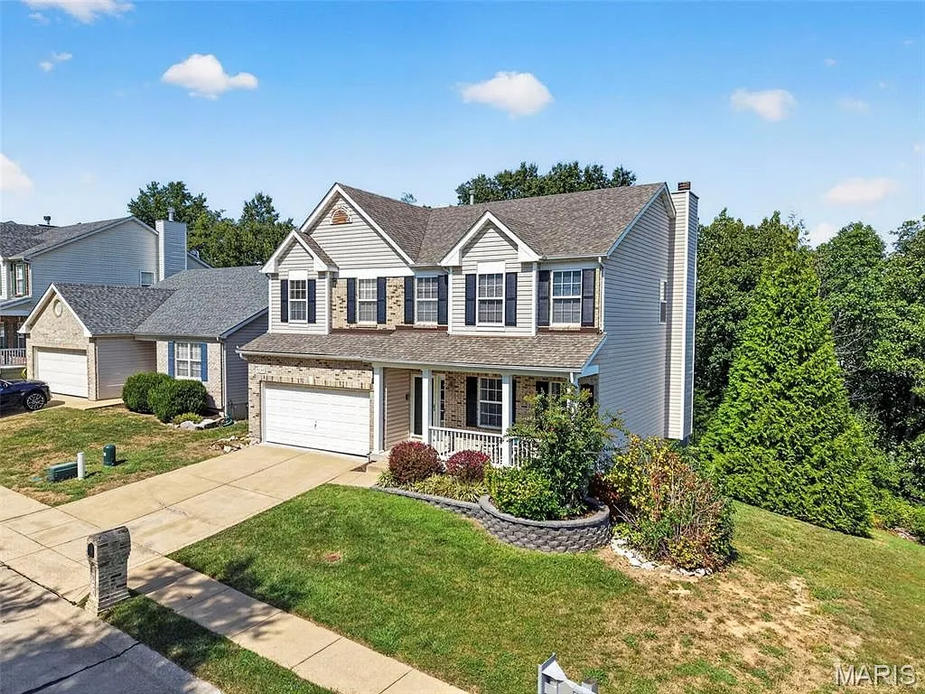 Updated 4-Bedroom Home in Saint Louis, Missouri with Finished Walk-Out Lower Level photo 2