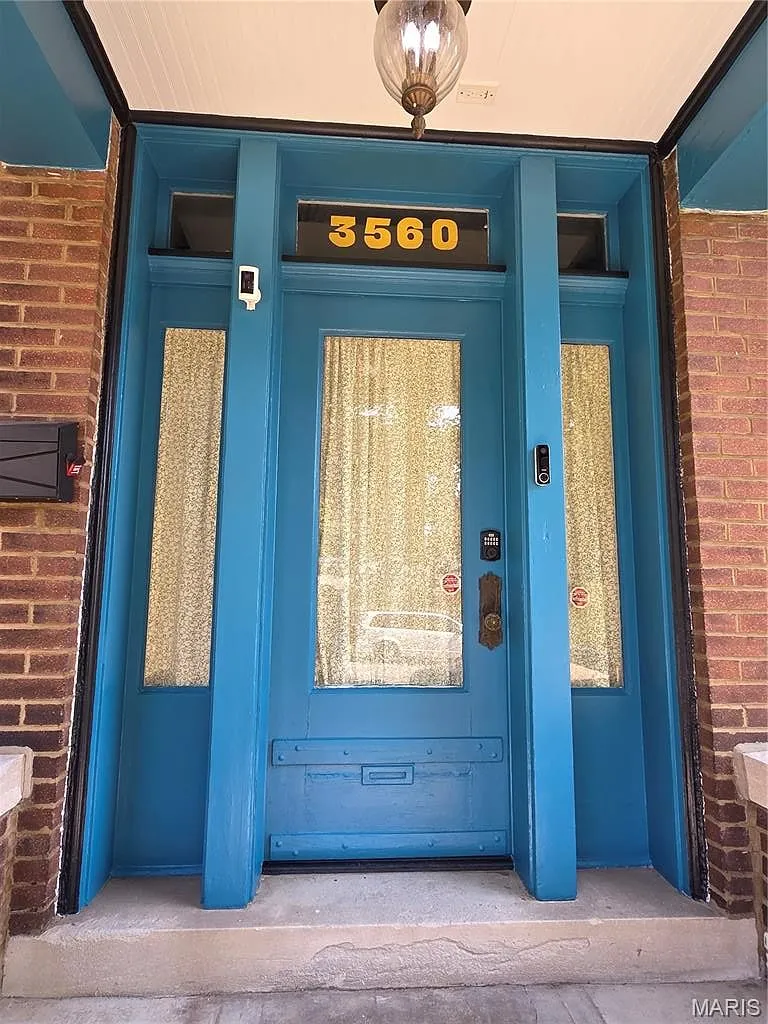 Brick Home in Tower Grove South, Saint Louis, Missouri photo 2