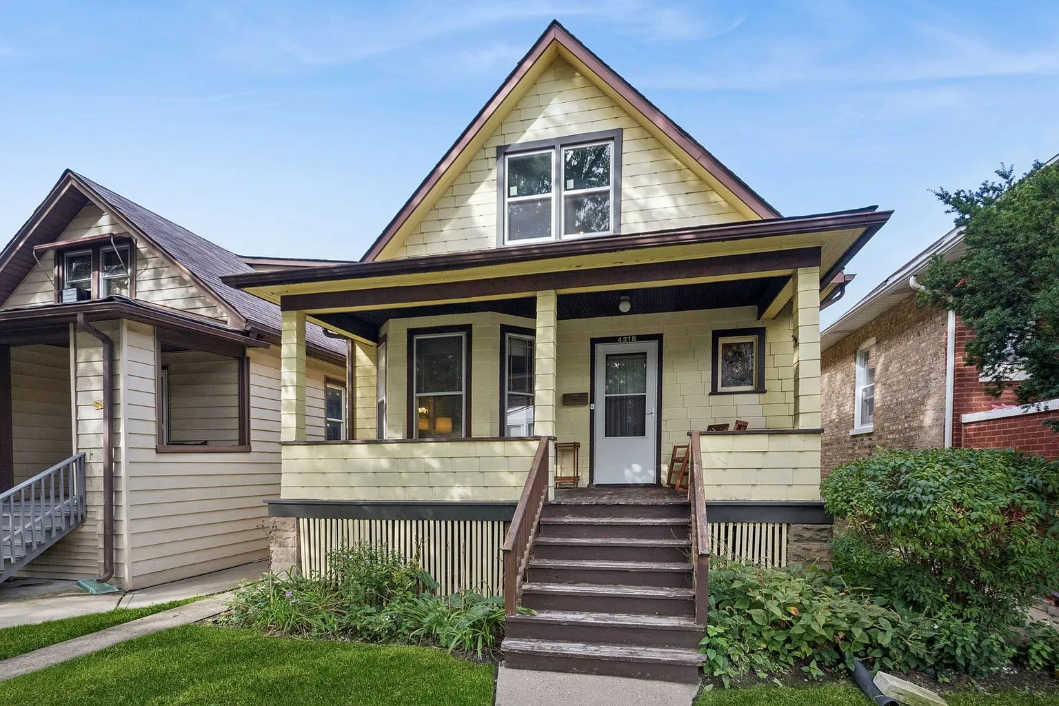 Chicago, IL Irving Park 3-Bedroom Frame Home on Oversized Lot photo 2