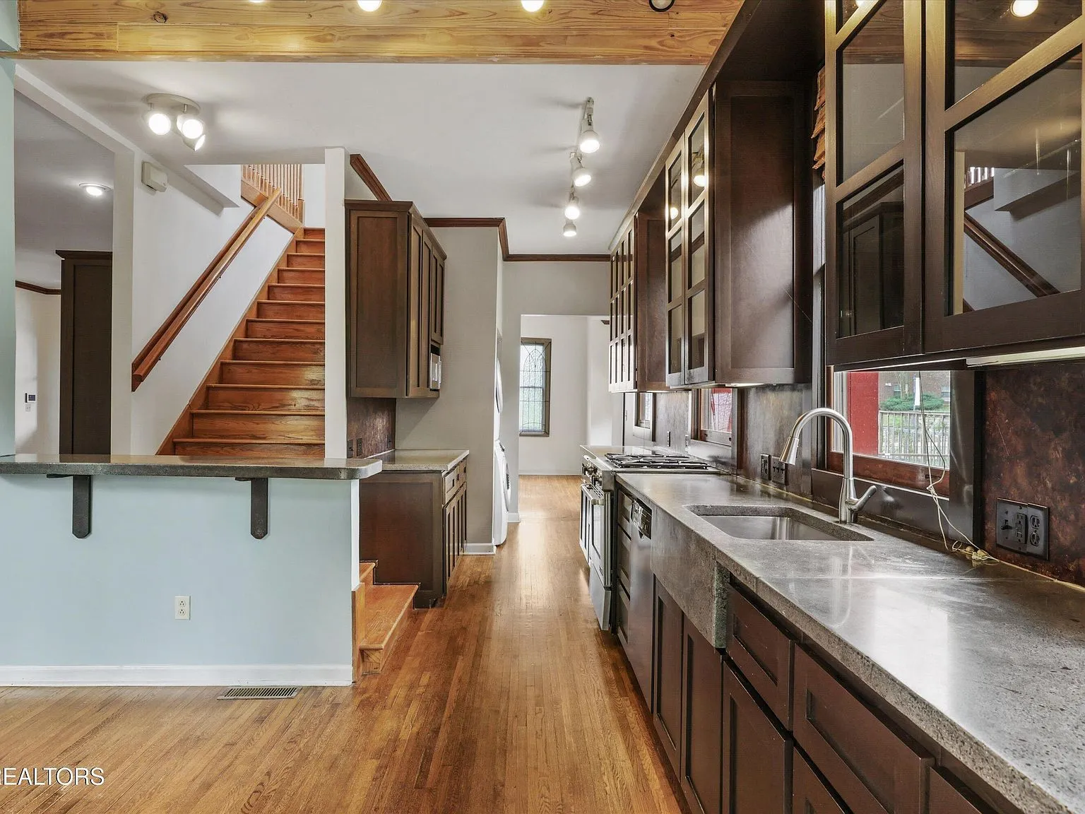 Historic Craftsman Bungalow with Large Fenced Yard in Fourth & Gill, Knoxville photo 10
