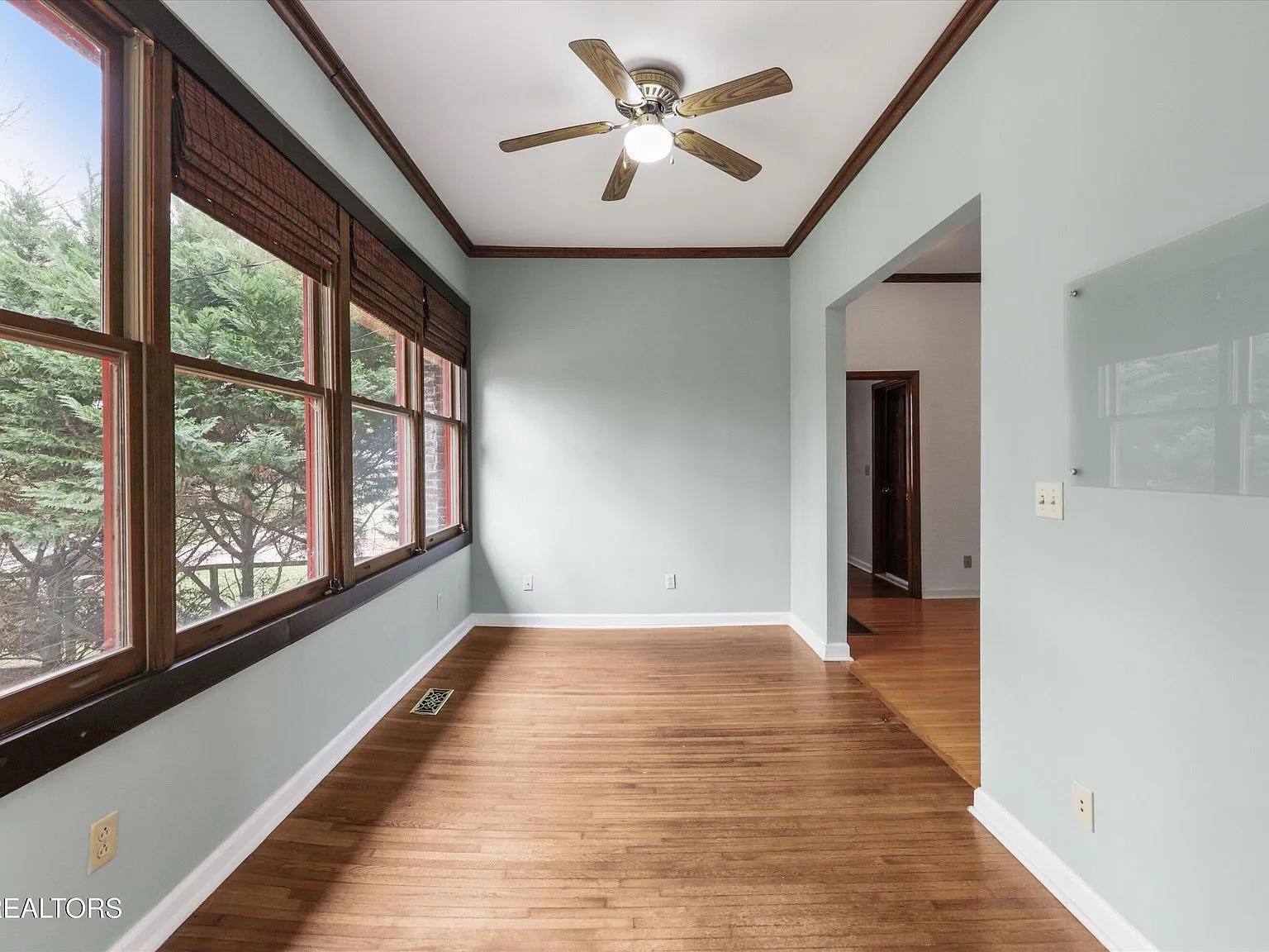Historic Craftsman Bungalow with Large Fenced Yard in Fourth & Gill, Knoxville photo 9