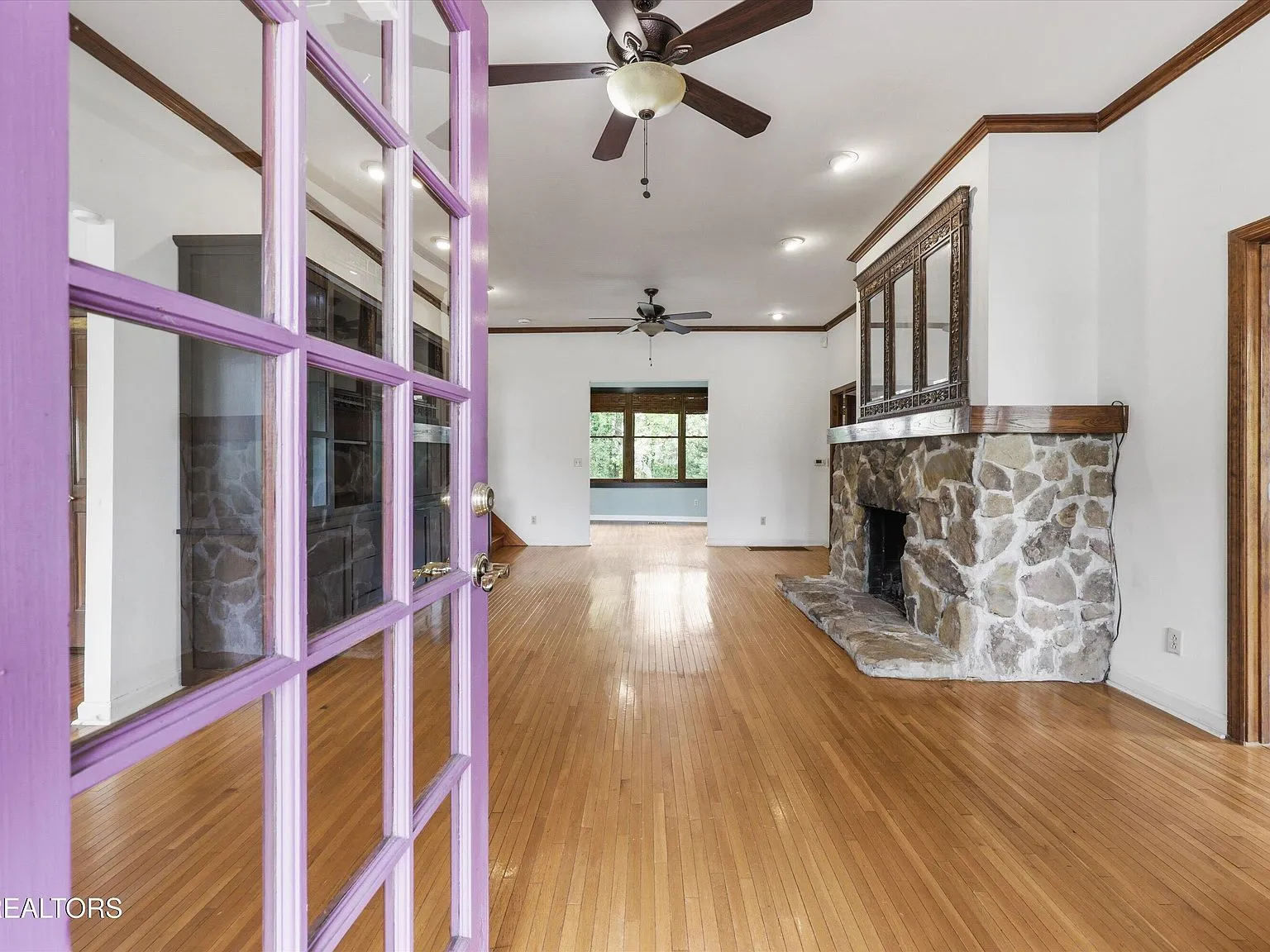 Historic Craftsman Bungalow with Large Fenced Yard in Fourth & Gill, Knoxville photo 4