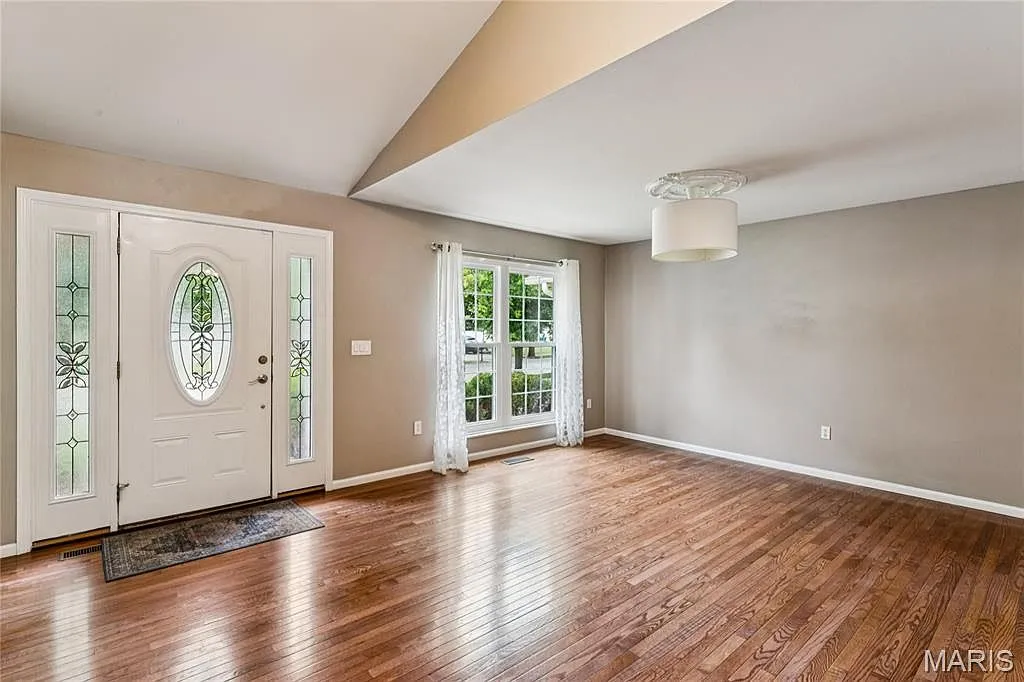 O’Fallon, IL Ranch-Style Home with 5 Bedrooms and 2,590 Sq Ft photo 6