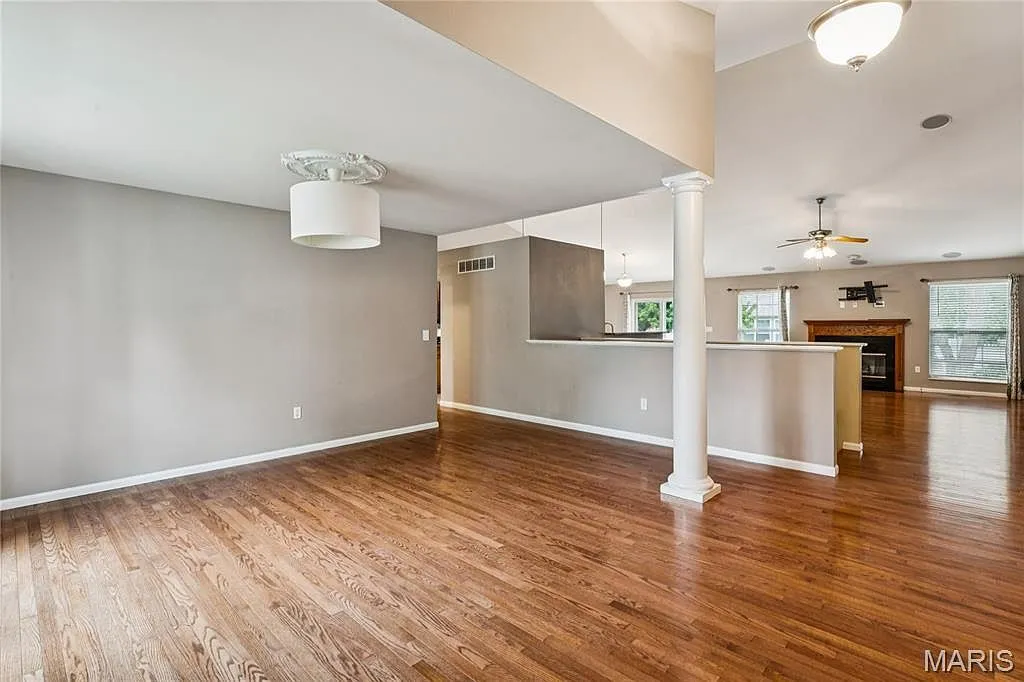 O’Fallon, IL Ranch-Style Home with 5 Bedrooms and 2,590 Sq Ft photo 4