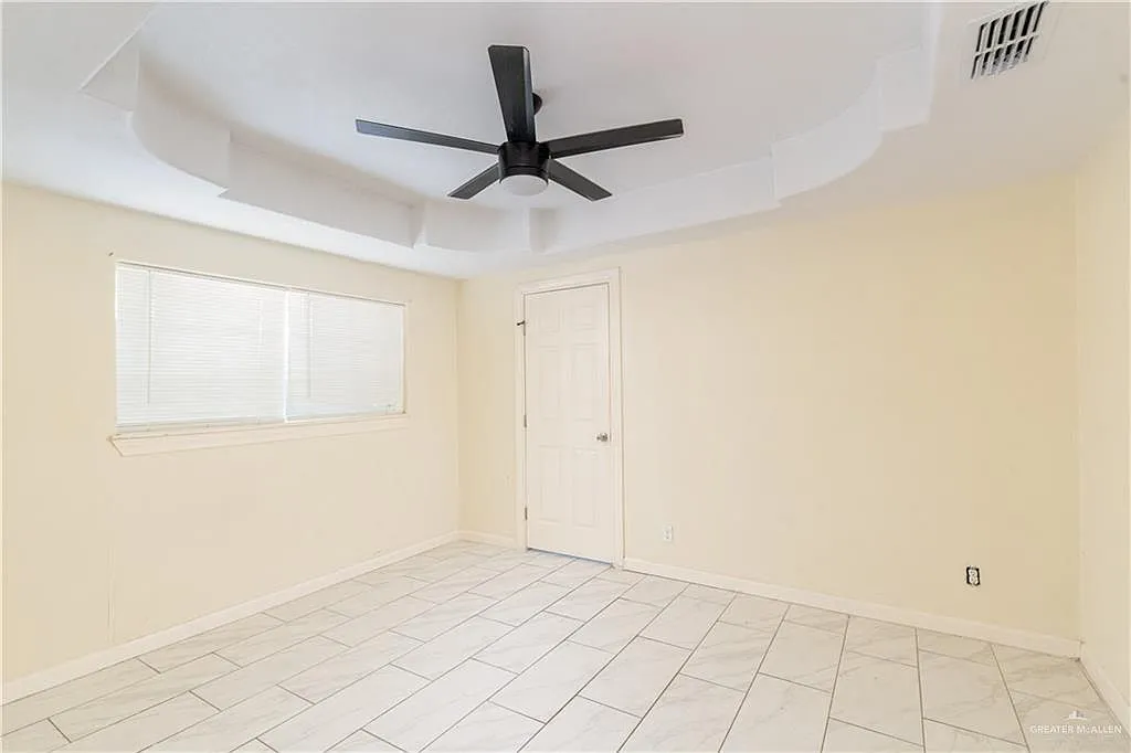 4-Bedroom Detached House for Sale at 2709 Austin Ave, McAllen, TX 78501 photo 10