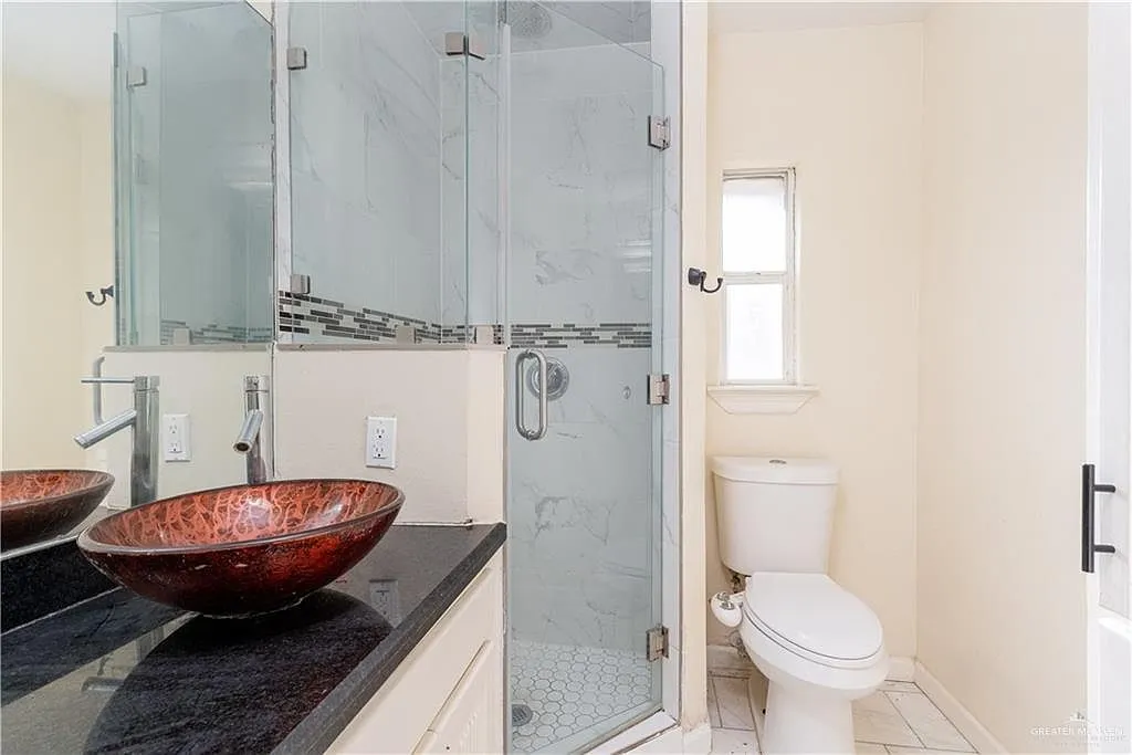 4-Bedroom Detached House for Sale at 2709 Austin Ave, McAllen, TX 78501 photo 9