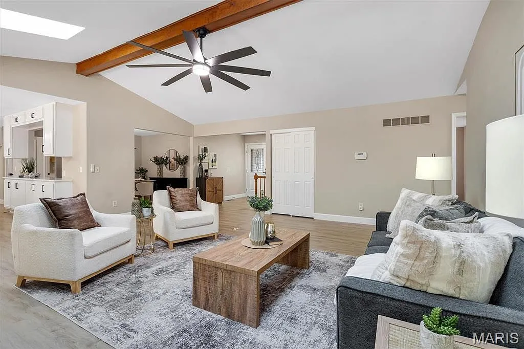 Saint Louis, Missouri Ranch-Style Home with 3 Bedrooms and Walk-Out Lower Level photo 4