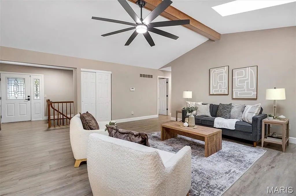 Saint Louis, Missouri Ranch-Style Home with 3 Bedrooms and Walk-Out Lower Level photo 5