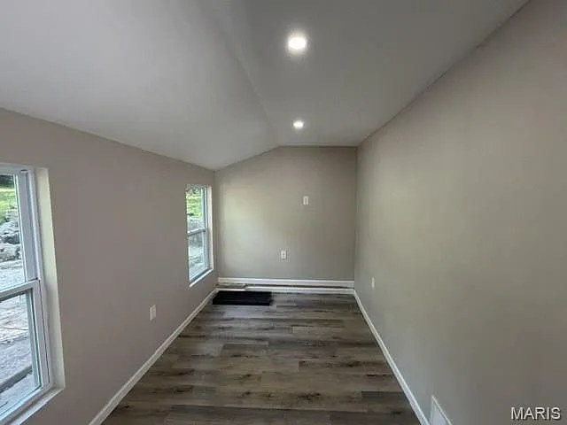 Saint Louis, Missouri 1.5-Story Home on a 0.3742-Acre Lot photo 7