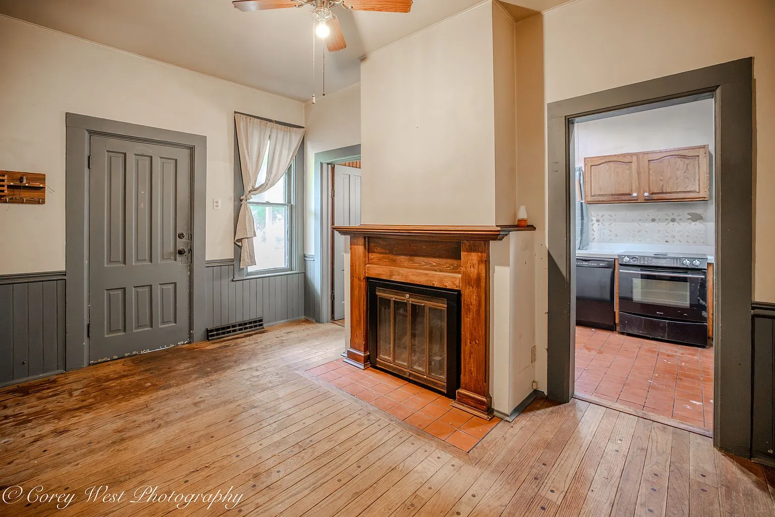Historic 4-Bedroom Home with 2,242 Sq Ft in Kingston, Illinois photo 8