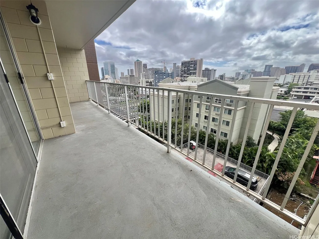 2-Bedroom Condo for Sale at 1420 Victoria St APT 902 in Honolulu, Hawaii photo 9