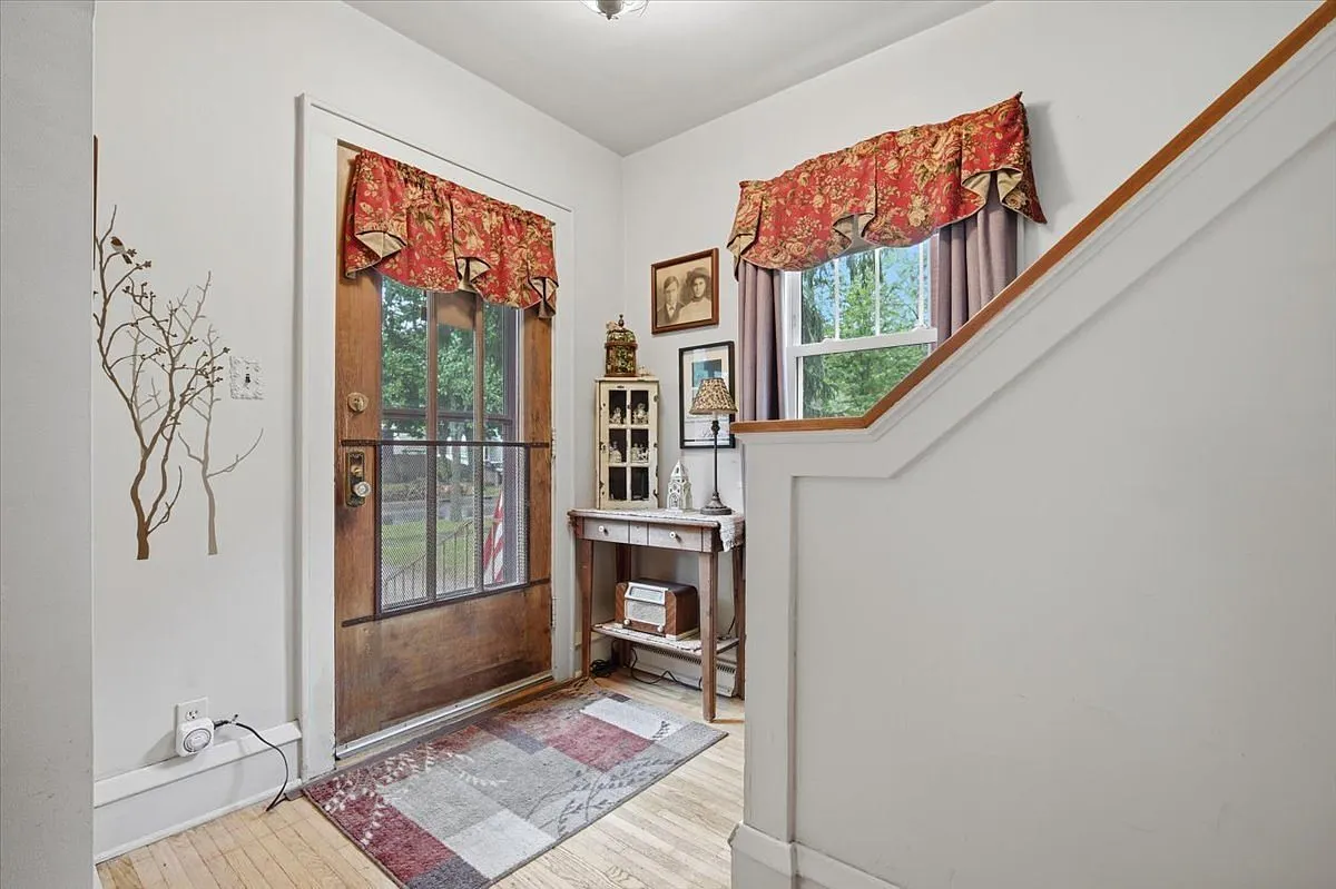 Bloomington, IL Founder's Grove 3-Bedroom Colonial Home for Sale photo 7