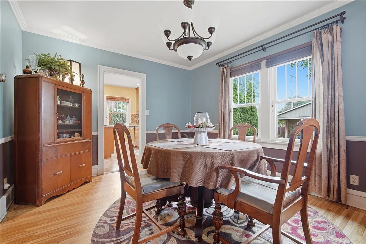 Bloomington, IL Founder's Grove 3-Bedroom Colonial Home for Sale photo 3