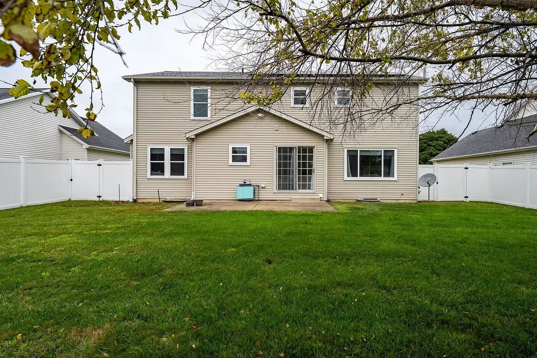 4-Bedroom Home with Finished Basement in Normal, Illinois photo 6
