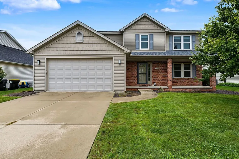 4-Bedroom Home with Finished Basement in Normal, Illinois property photo