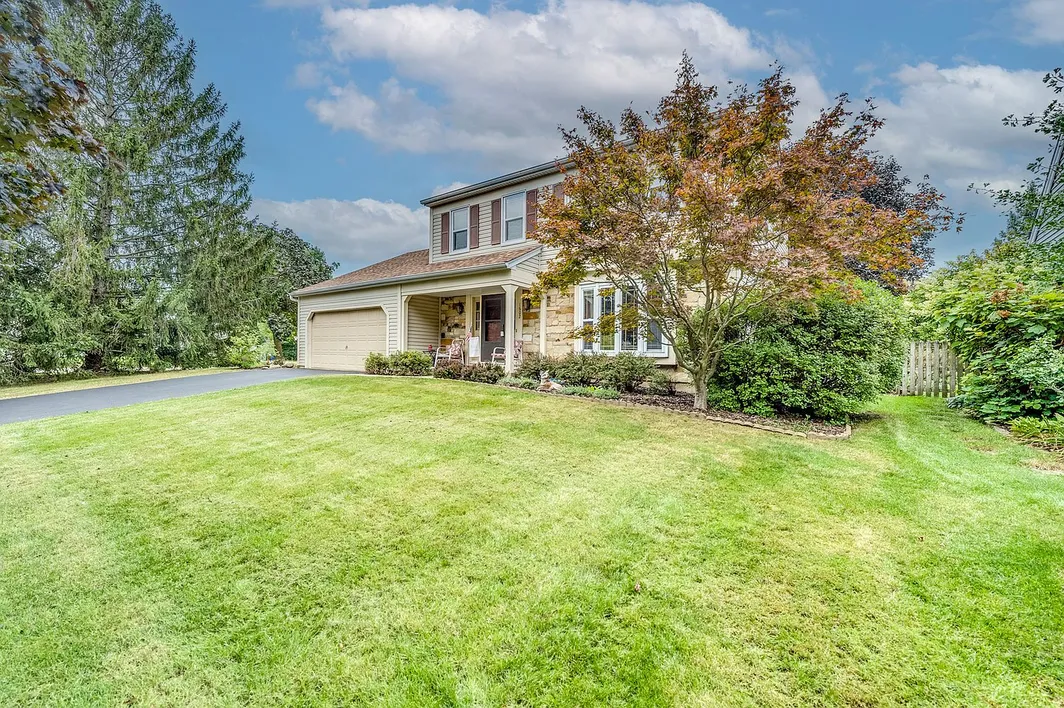 4-Bedroom Home with Fenced Patio in Saint Charles, Illinois photo 2