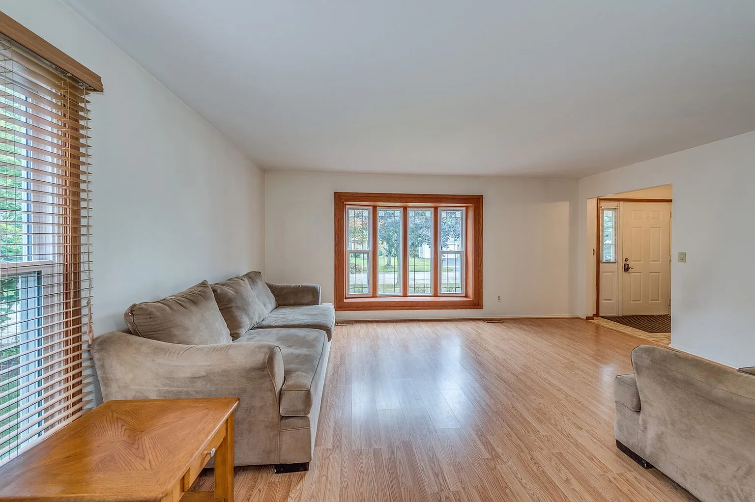 4-Bedroom Home with Fenced Patio in Saint Charles, Illinois photo 6