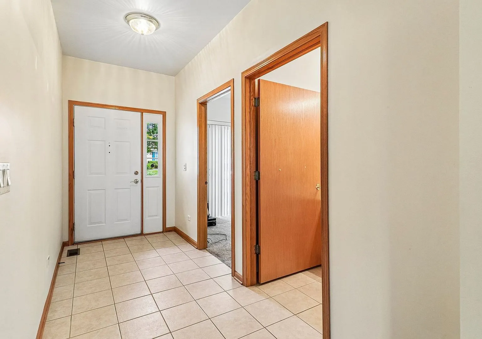 Grayslake, IL Ranch Townhouse for Sale | 2 Bedrooms, 1,276 Sq Ft photo 7