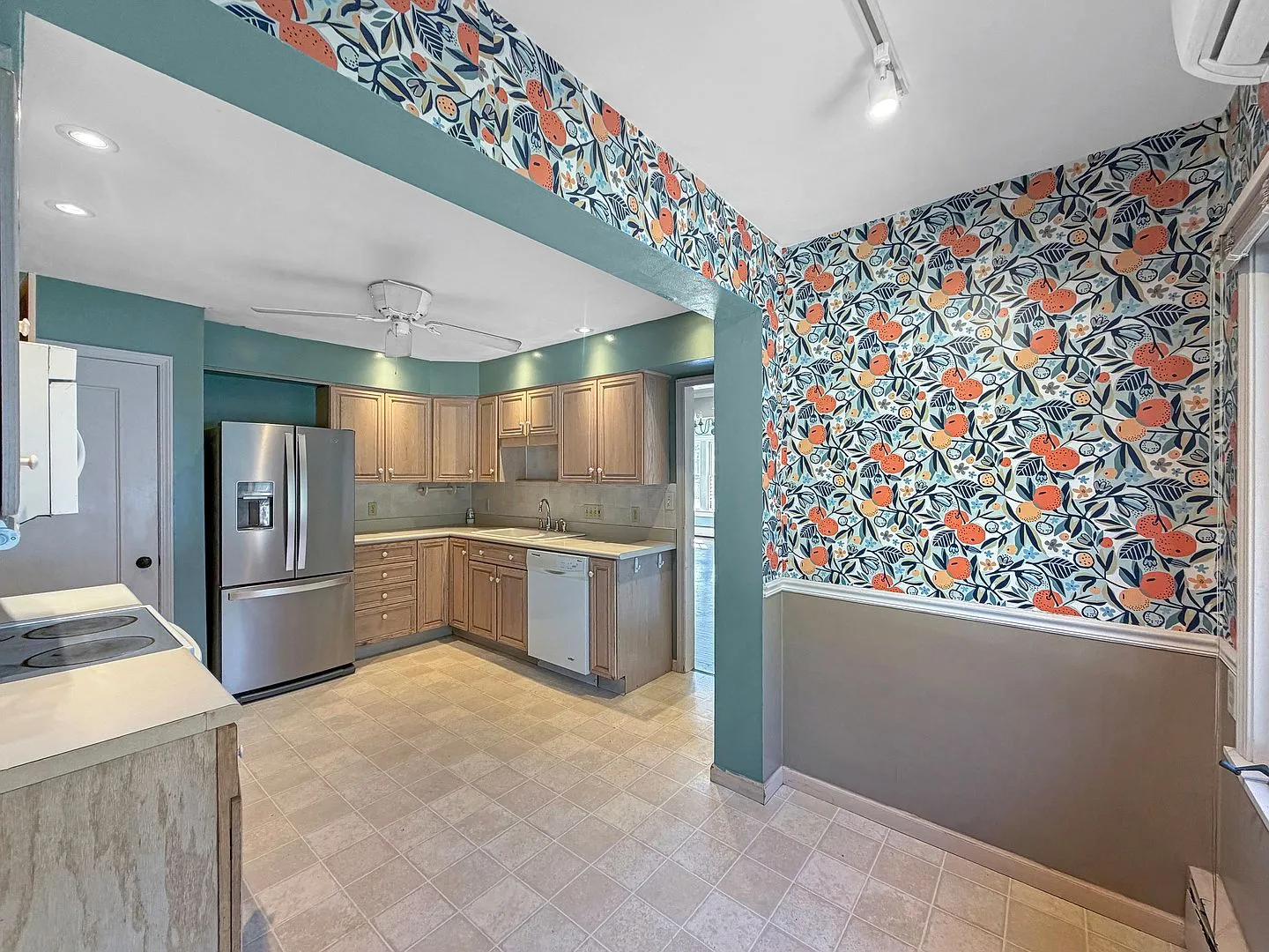 4-Bedroom Home for Sale in Freeport, IL with 2,094 Sq Ft photo 9