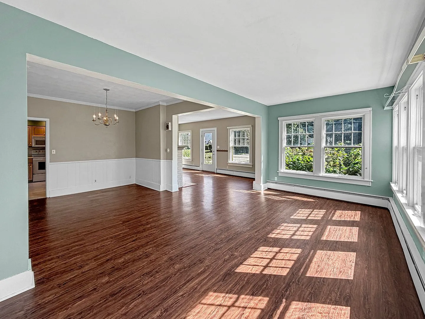 4-Bedroom Home for Sale in Freeport, IL with 2,094 Sq Ft photo 8