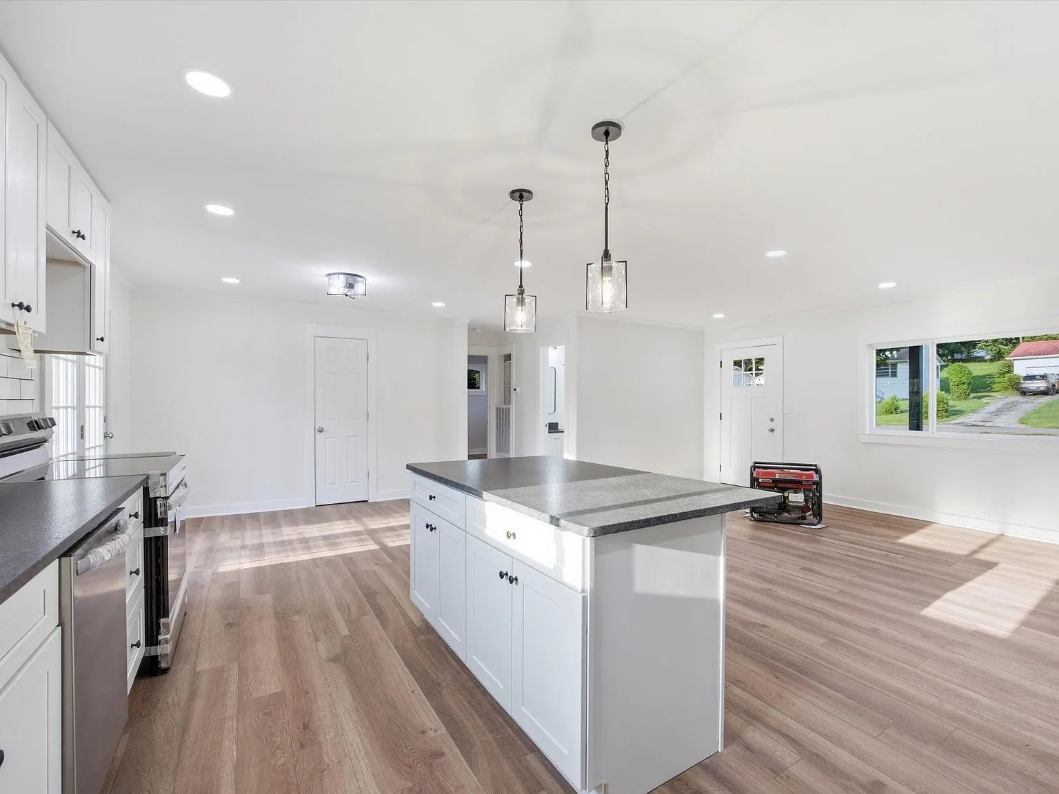 Renovated 3-Bedroom Home for Sale at 113 Centro St, Chattanooga, TN 37419 photo 10