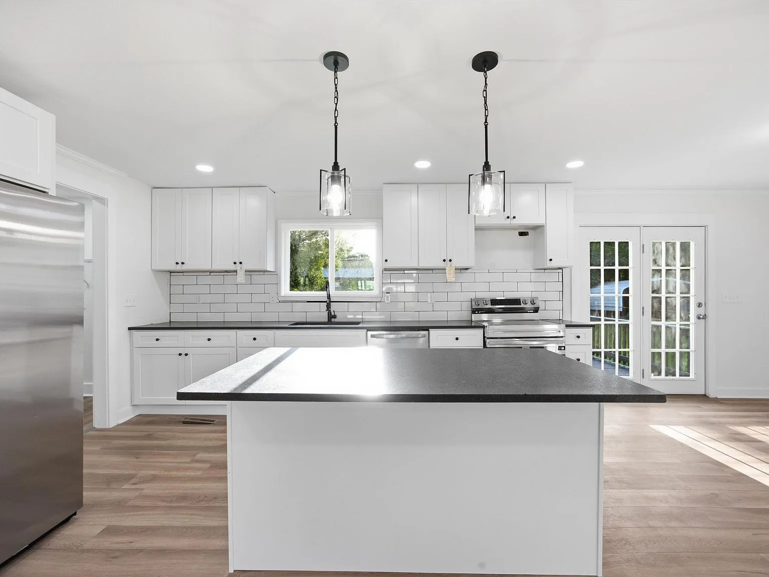 Renovated 3-Bedroom Home for Sale at 113 Centro St, Chattanooga, TN 37419 photo 7